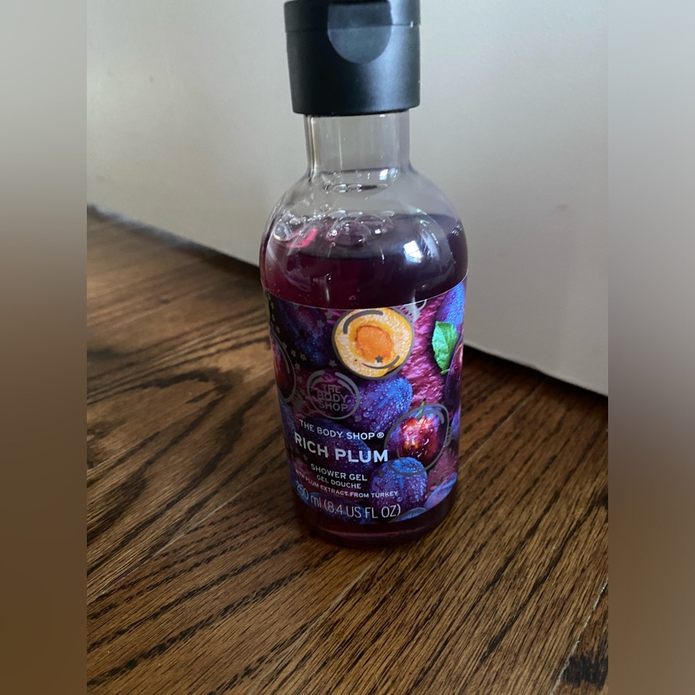 New THE BODY SHOP Rich Plum Shower Gel 8.4 oz‎ - Limited Edition